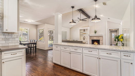 Houston 1-story, 3-bed 10730 Lynbrook Drive-idx