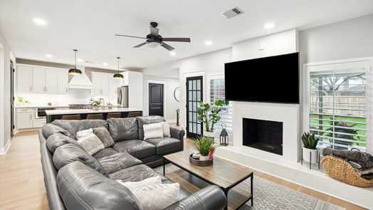 Houston 1-story, 4-bed 10614 Holly Springs Drive-idx