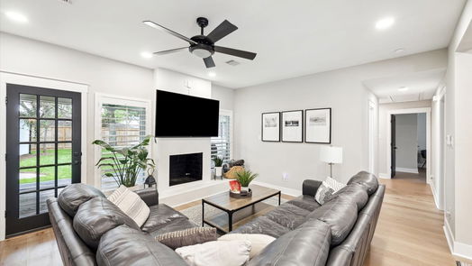 Houston 1-story, 4-bed 10614 Holly Springs Drive-idx