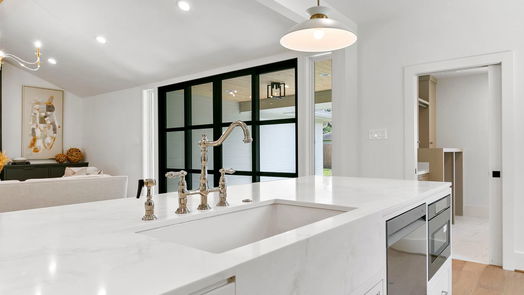 Houston 1-story, 4-bed 10719 Lynbrook Drive-idx