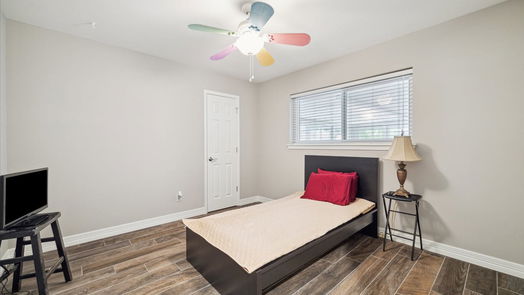 Houston 1-story, 4-bed 10703 Riverview Drive-idx