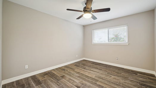Houston 1-story, 4-bed 10703 Riverview Drive-idx