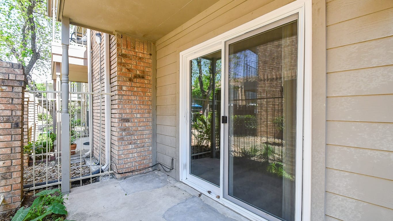 Houston 1-story, 1-bed 10615 Briar Forest Drive 603-idx