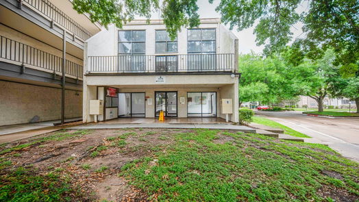 Houston 1-story, 2-bed 3005 Walnut Bend Lane 32-idx