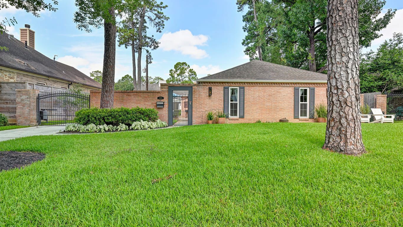 Houston 1-story, 4-bed 1006 Briarbrook Drive-idx