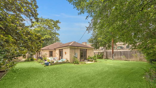 Houston 1-story, 2-bed 4 Twin Circle Drive-idx