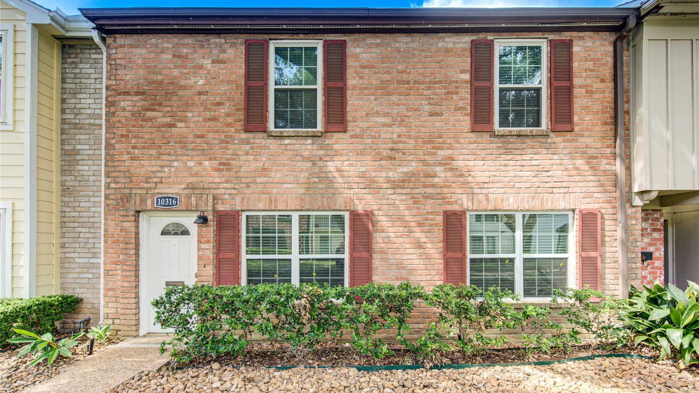 Houston 2-story, 3-bed 10316 Briar Forest Drive 28-idx