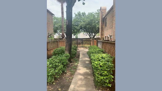 Houston 2-story, 2-bed 9850 Pagewood Lane 303-idx