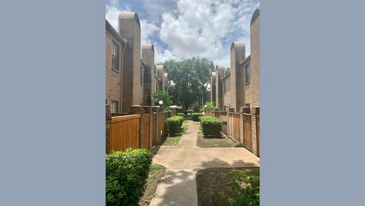 Houston 2-story, 2-bed 9850 Pagewood Lane 303-idx