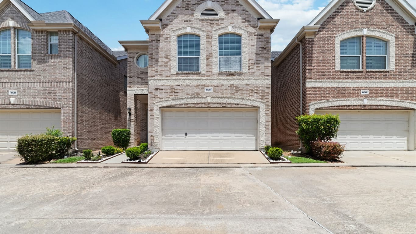 Houston 3-story, 3-bed 10014 Holly Chase Drive-idx