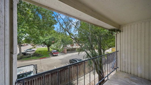 Houston 1-story, 2-bed 3900 Woodchase Drive 52-idx