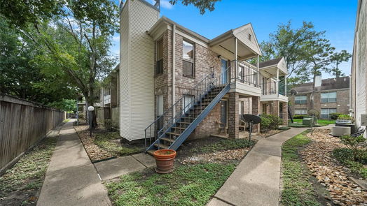 Houston 1-story, 2-bed 3900 Woodchase Drive 52-idx