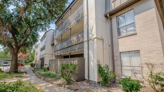 Houston 1-story, 3-bed 3085 Walnut Bend Lane 21-idx