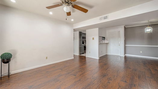 Houston 1-story, 3-bed 3085 Walnut Bend Lane 21-idx