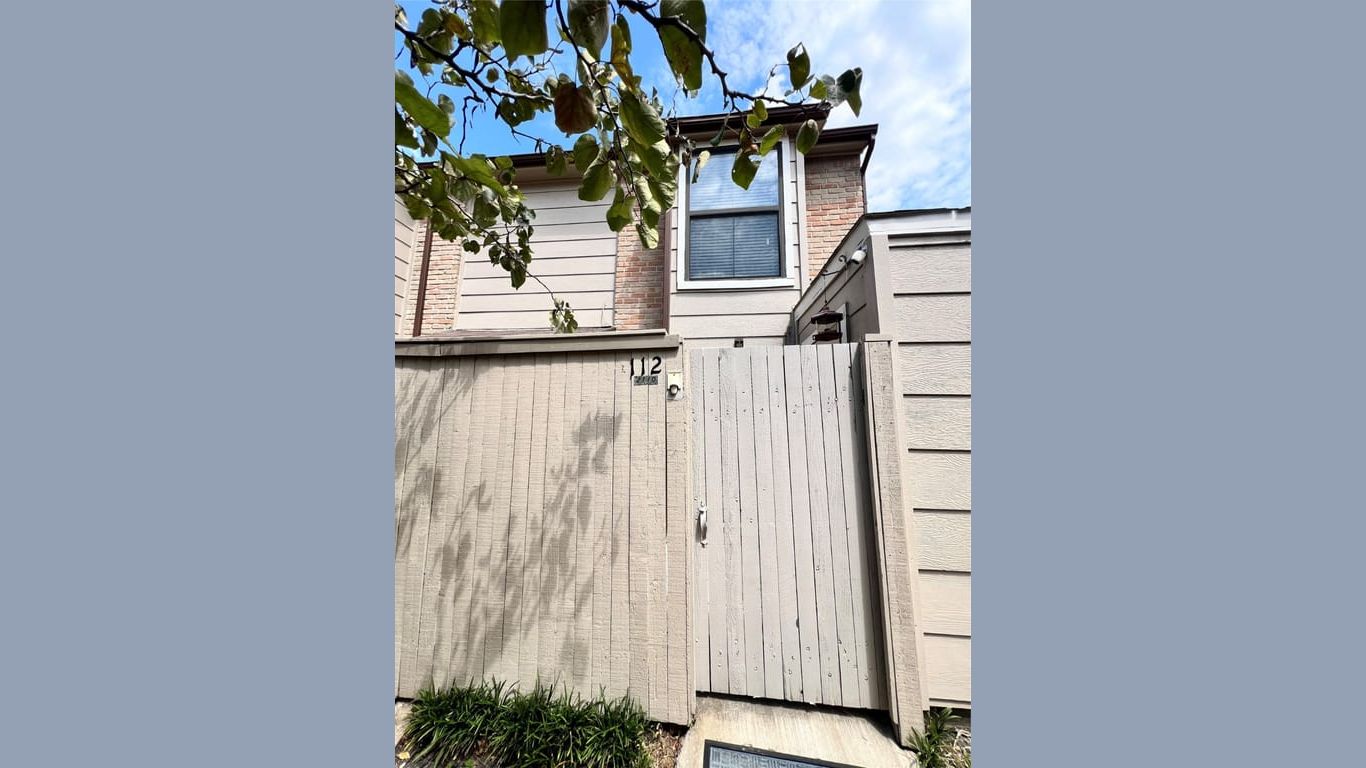 Houston 2-story, 1-bed 2110 Wilcrest Drive 112-idx