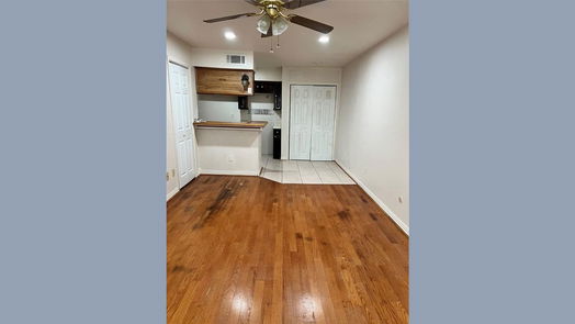 Houston 2-story, 1-bed 2110 Wilcrest Drive 112-idx