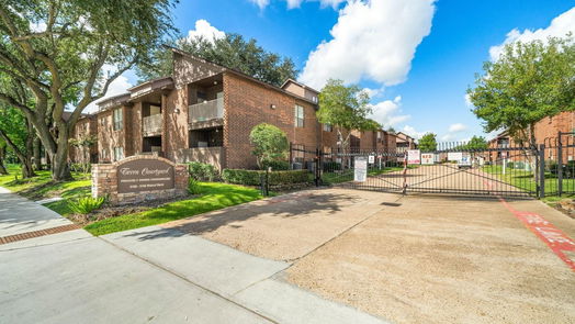 Houston 1-story, 2-bed 3100 Walnut Bend Lane 521-idx