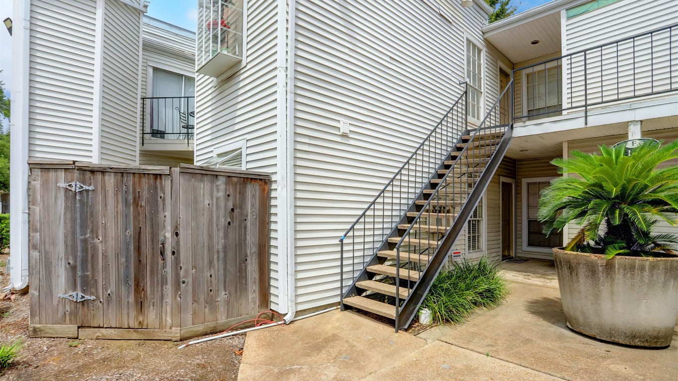 Houston 1-story, 2-bed 9809 Richmond Avenue F1-idx