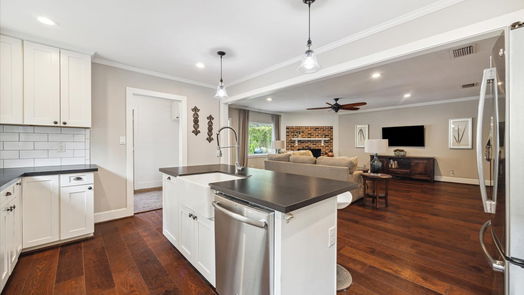 Houston null-story, 3-bed 1207 Briarpark Drive-idx