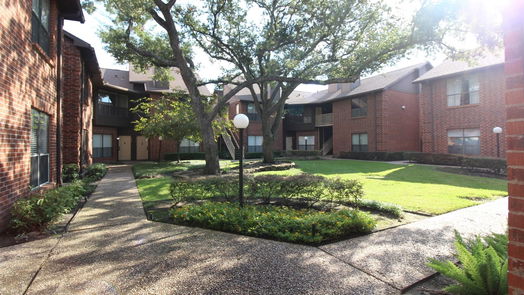 Houston 1-story, 2-bed 3100 Walnut Bend Lane 303-idx