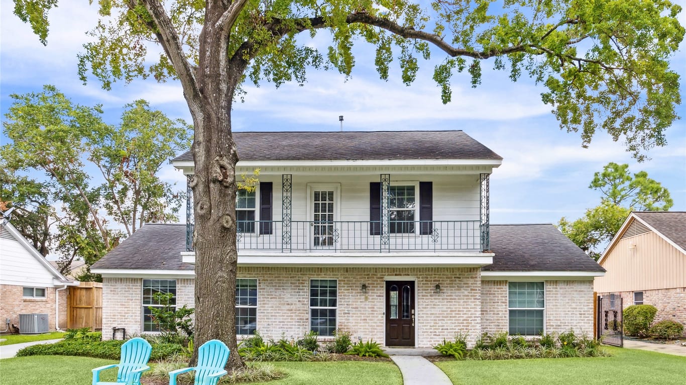 Houston 2-story, 4-bed 10810 Chevy Chase Drive-idx