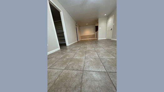 Houston 1-story, 2-bed 2120 Wilcrest Drive 119-idx