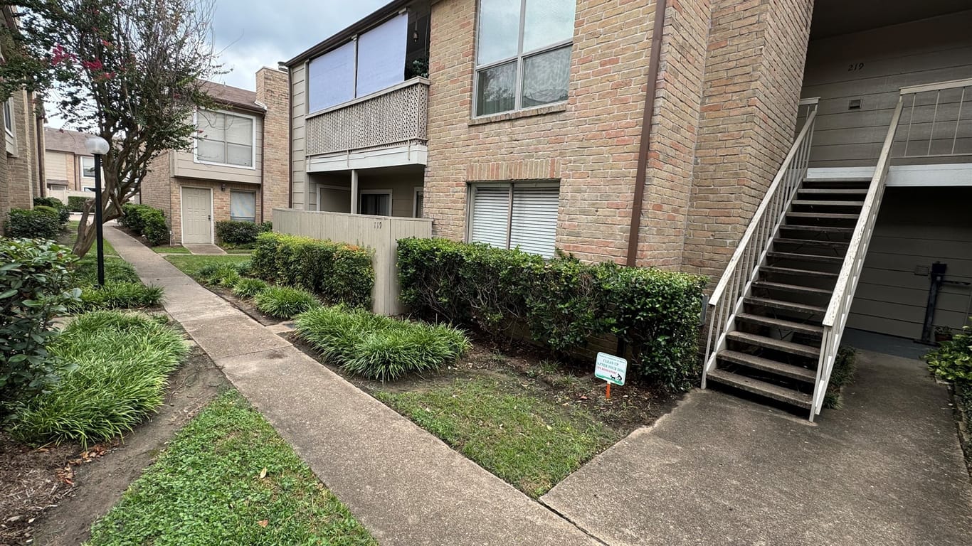 Houston 1-story, 2-bed 2120 Wilcrest Drive 119-idx