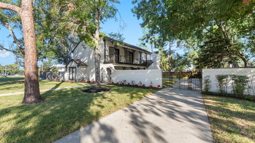 Houston 2-story, 4-bed 11110 Riverview Drive-idx