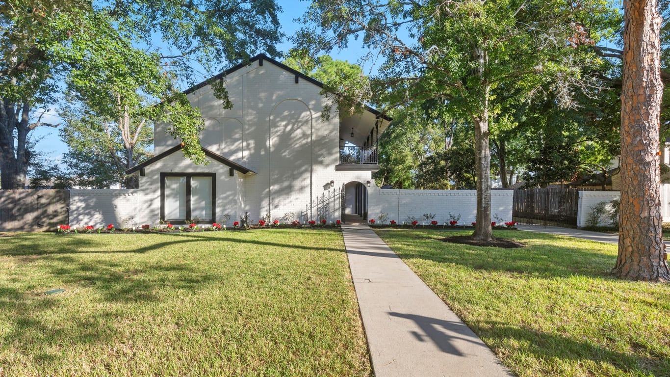 Houston 2-story, 4-bed 11110 Riverview Drive-idx