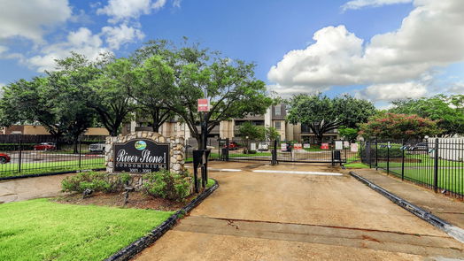 Houston 1-story, 3-bed 3085 Walnut Bend Lane 32-idx