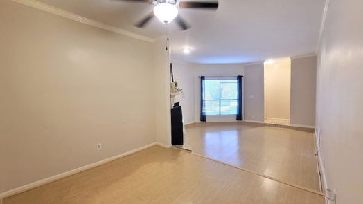 Houston 1-story, 2-bed 3100 Walnut Bend Lane 315-idx