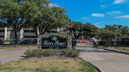 Houston 1-story, 1-bed 3035 Walnut Bend Lane 33-idx