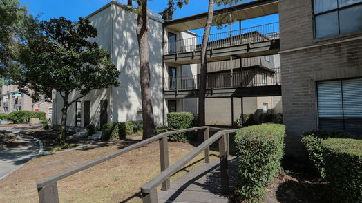 Houston 1-story, 1-bed 3035 Walnut Bend Lane 33-idx