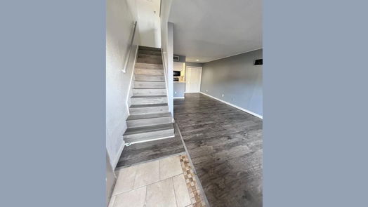 Houston 2-story, 1-bed 2110 Wilcrest Drive 116-idx