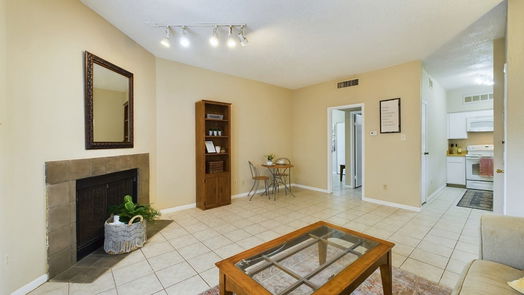 Houston null-story, 1-bed 10855 Meadowglen Lane 1112-idx