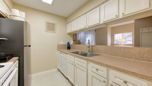 Houston 1-story, 2-bed 10161 Oakberry Street-idx