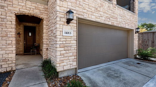 Houston 3-story, 3-bed 11013 Clover Hollow Lane Lane-idx