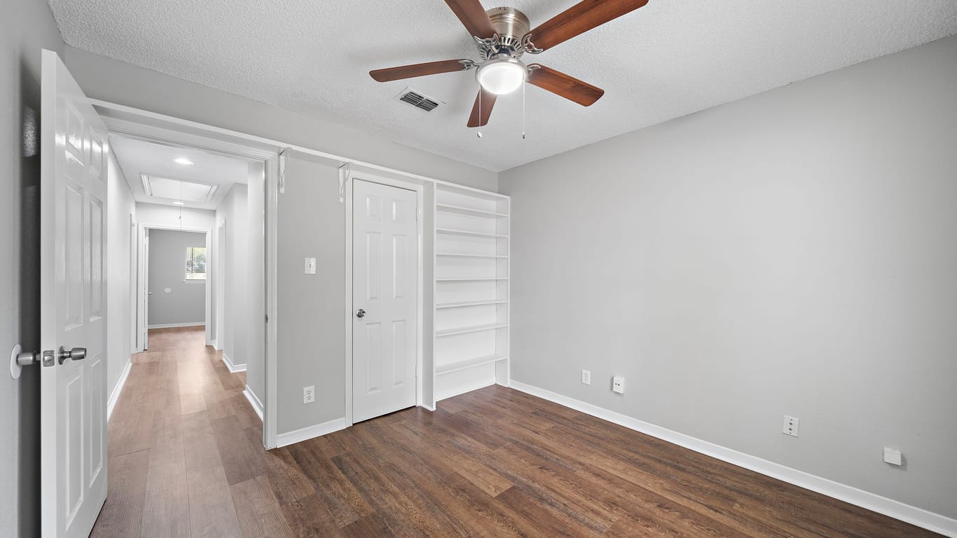 Houston 1-story, 5-bed 2019 Shadow Bend Drive-idx