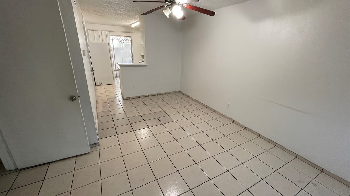 Houston 1-story, 2-bed 1220 Shadowdale Drive 7-idx