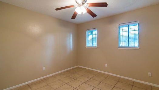 Houston 1-story, 2-bed 1104 W Tri Oaks Lane 117-idx