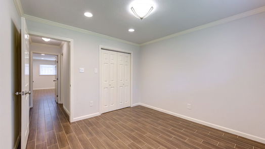 Houston 1-story, 2-bed 230 W Tri Oaks Lane 230-idx