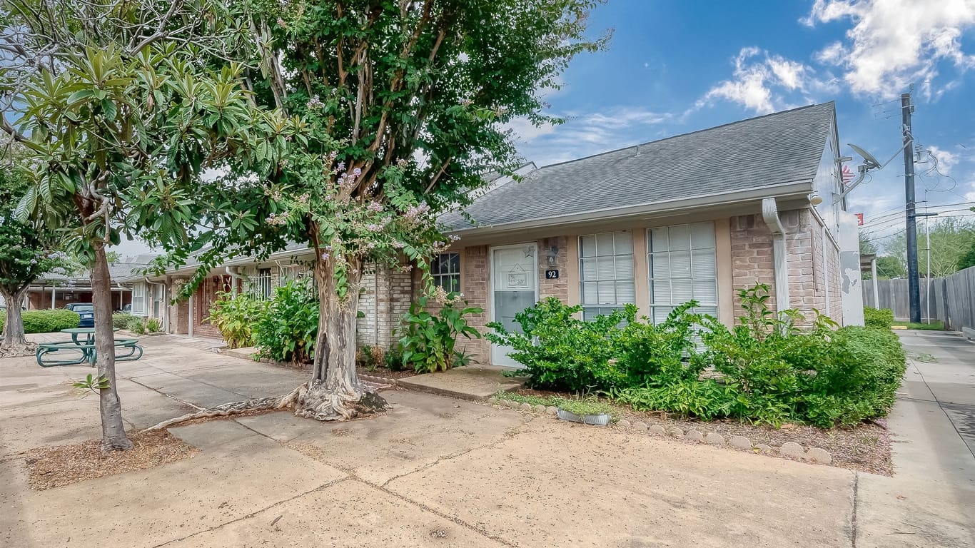 Houston 1-story, 1-bed 1016 Tri Oaks Lane 92-idx