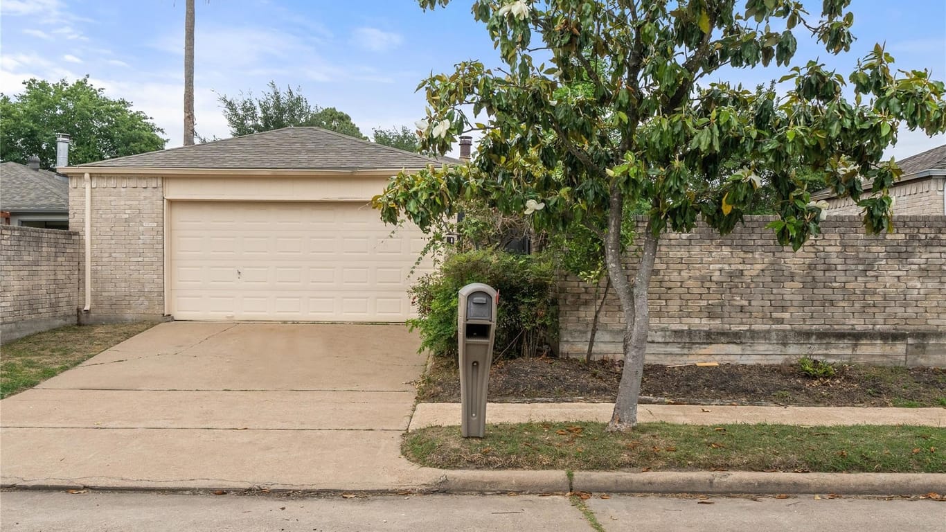 Houston 1-story, 3-bed 11906 N Fairhollow Lane-idx