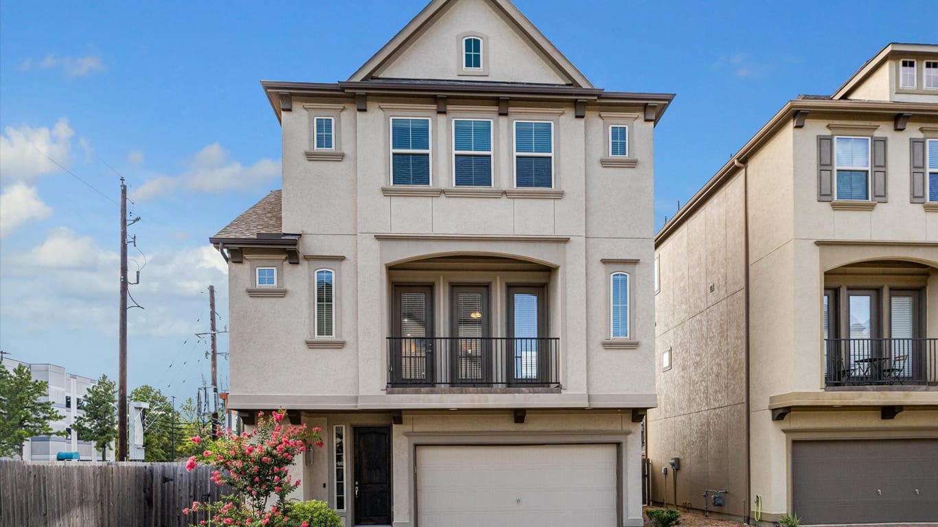 Houston 3-story, 3-bed 10620 Centre Shadows Drive-idx