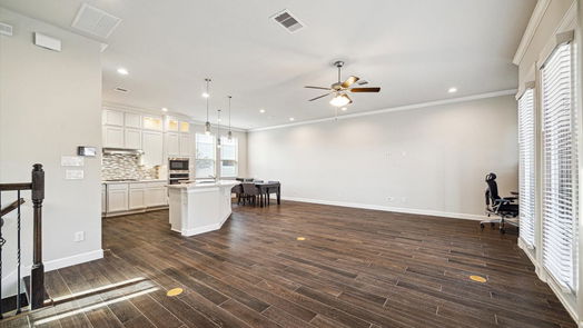 Houston 3-story, 3-bed 10620 Centre Shadows Drive-idx