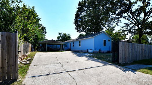 Houston 1-story, 5-bed 12006 Drifting Winds Drive-idx