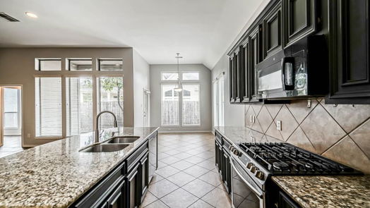 Houston 1-story, 4-bed 13011 Sweetgum Shores Drive-idx