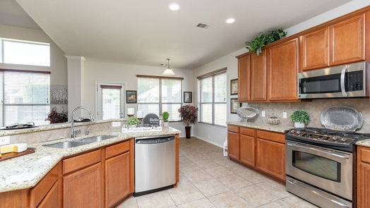 Houston 2-story, 4-bed 13823 Lake Livingston Drive-idx