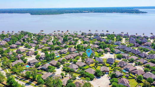 Houston 2-story, 4-bed 13823 Lake Livingston Drive-idx