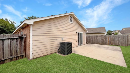 Houston 1-story, 3-bed 12806 Blue Timbers Court-idx